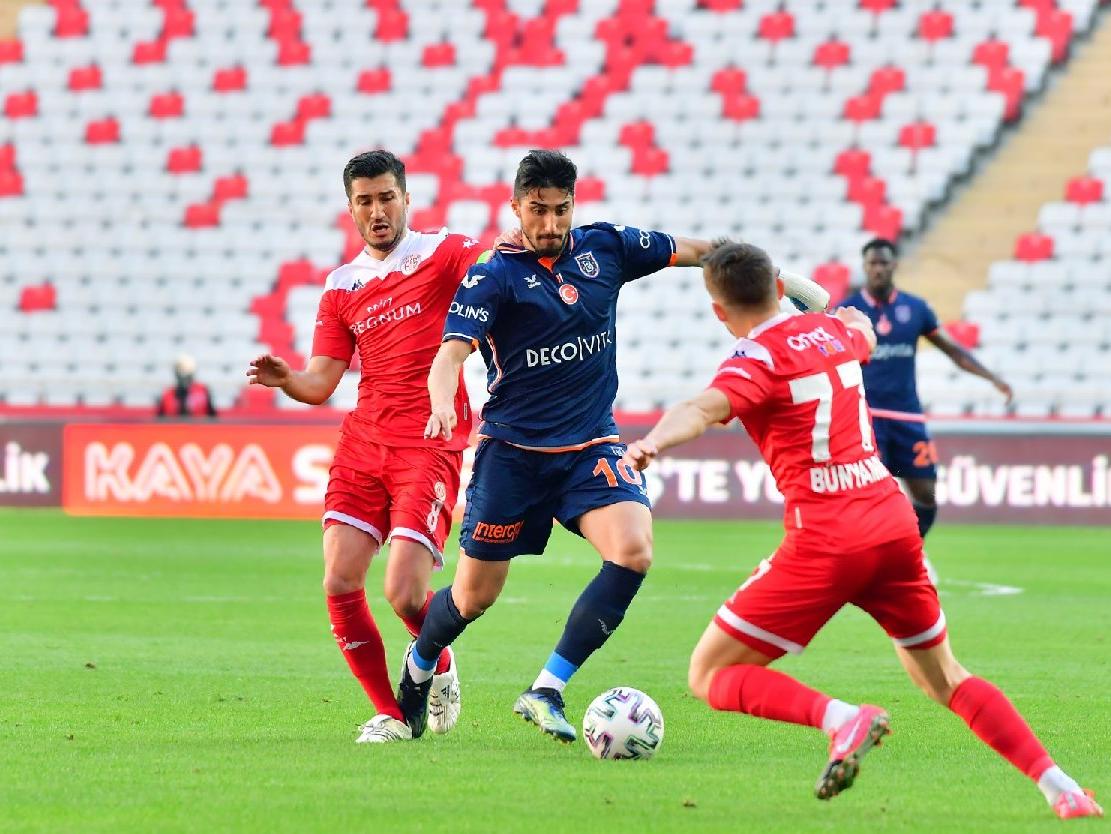 Antalyaspor ile Başakşehir'in pozisyonsuz maçında seriler devam etti