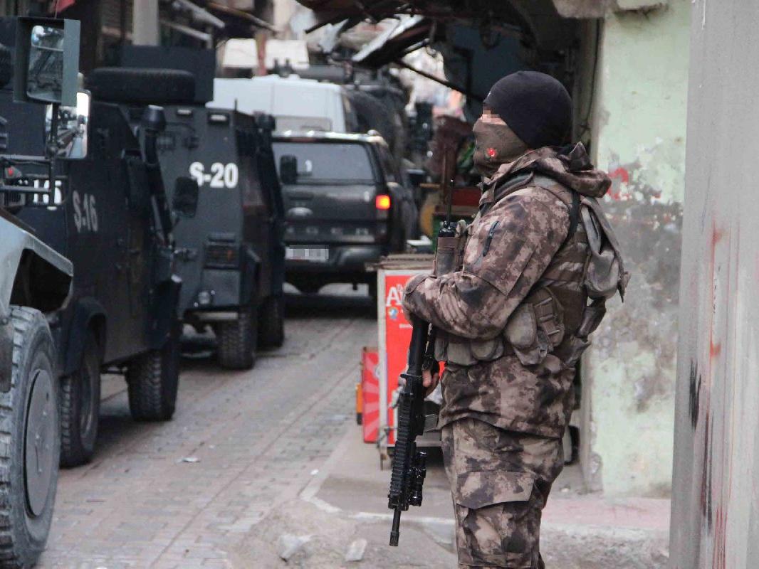 HDP'li vekilin babası dahil 14 kişi gözaltında