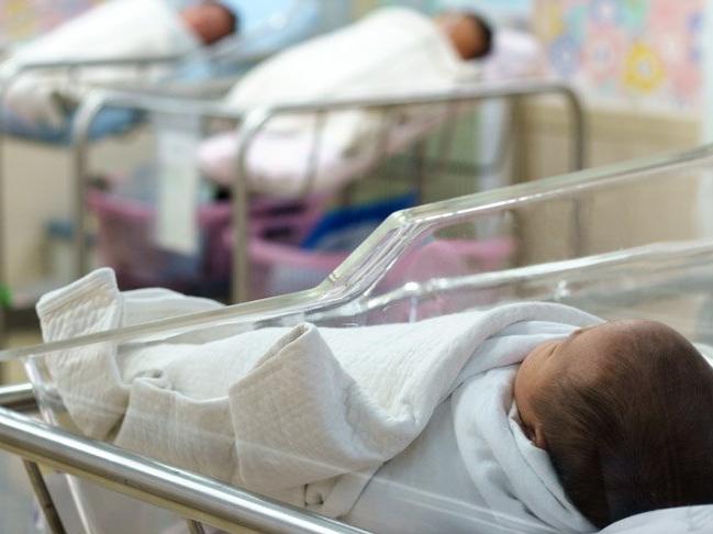 Ölüm döşeğindeki hemşire: Yeni doğmuş 5 bin bebeğin yerini zevk için değiştirdim