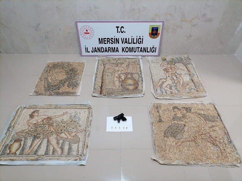 Tarihi eser niteliği taşıyan beş mozaik tablo ele geçirildi