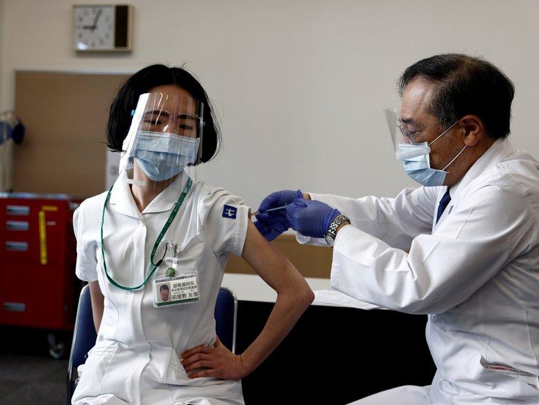 Japonya Sağlık Bakanlığı: Pfizer aşısı olan bir kadın yaşamını yitirdi