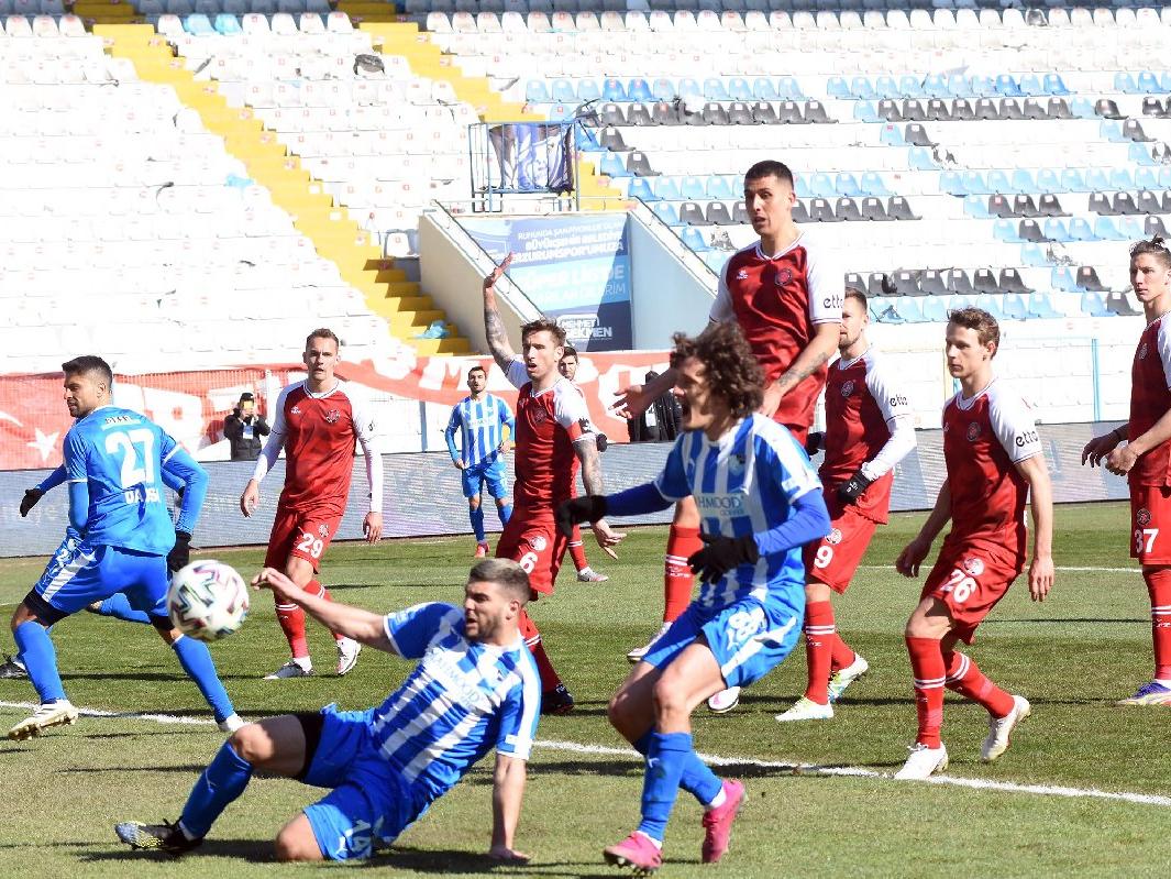 Erzurumspor-Karagümrük maçı izleyenlere keyif verdi! 4 gol ve pozisyonlar...