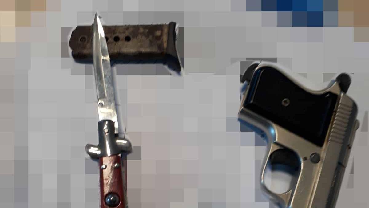 Boşanma davasına tabanca ve bıçakla geldi