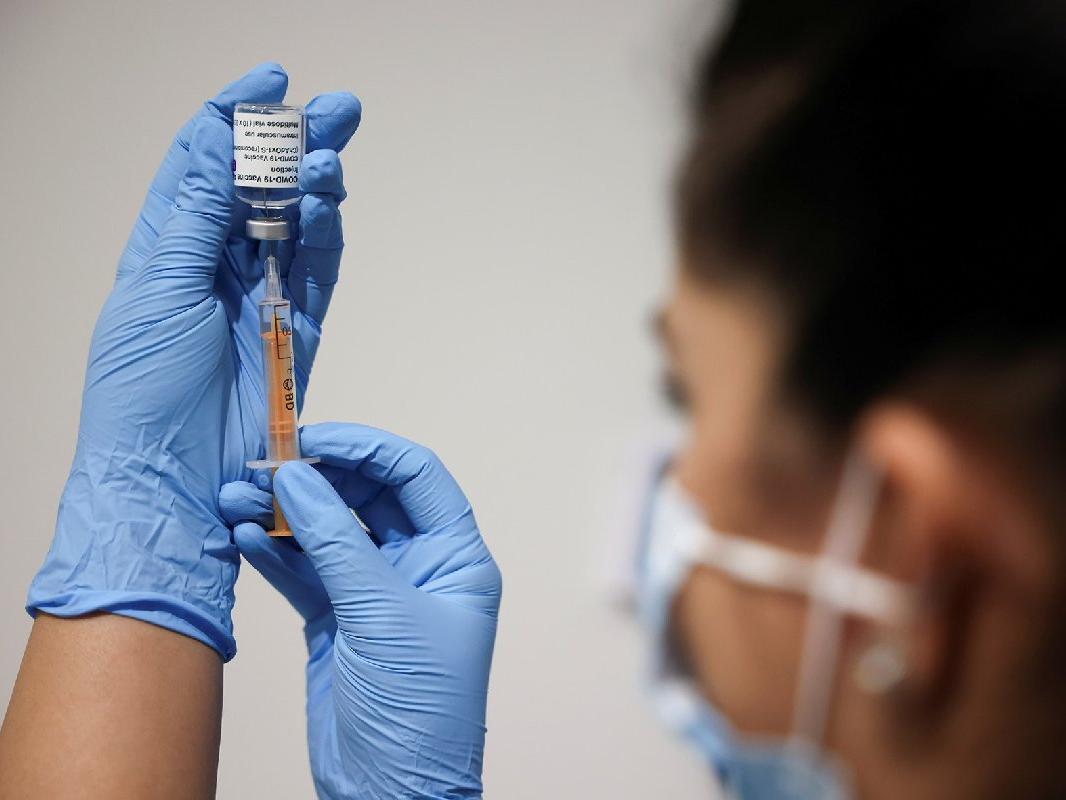 İtalya'da corona virüsü geçirenlere tek doz aşı