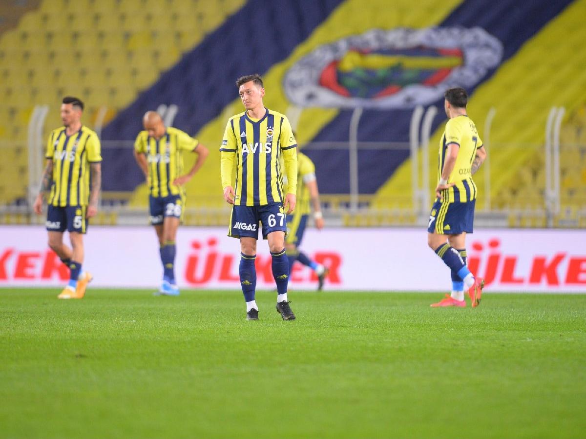 Fenerbahçe-Antalyaspor maçında puanlar paylaşıldı... Kadıköy kabusu sürüyor