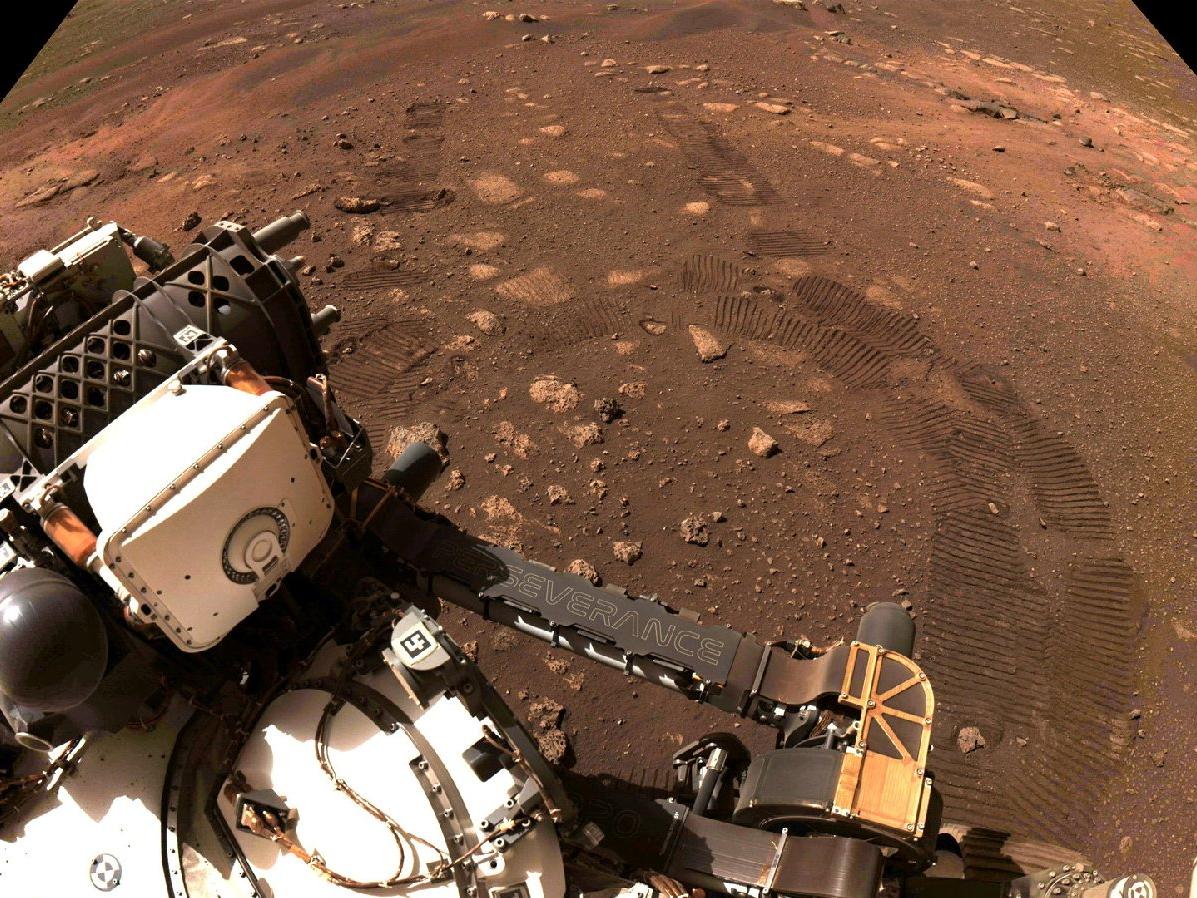 Perseverance Mars'ta ilk turunu attı: 6.5 metrede izlerini bıraktı