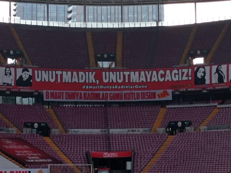 Galatasaray-Sivasspor maçında Dünya Kadınlar Günü unutulmadı