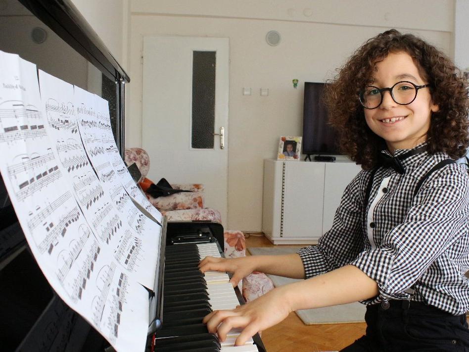 Küçük piyanist Engin, İspanya'da ikinci oldu