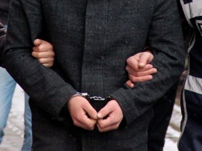 İzmir'de FETÖ operasyonunda 5 şüpheli tutuklandı