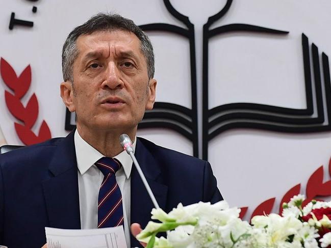 Milli Eğitim Bakanı Ziya Selçuk'tan yüz yüze sınav ve ara tatil açıklaması