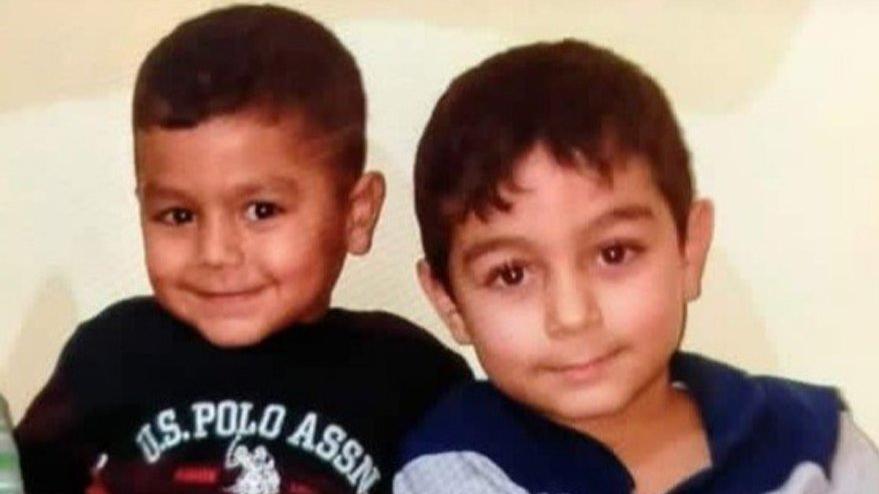Kaybolan iki kardeş asansör boşluğu için kazılan çukurda ölü bulundu