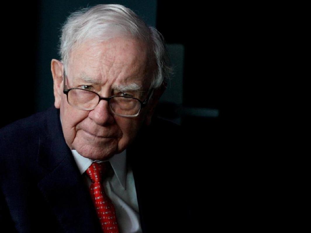90 yaşındaki Buffet 100 milyar dolar servete ulaştı