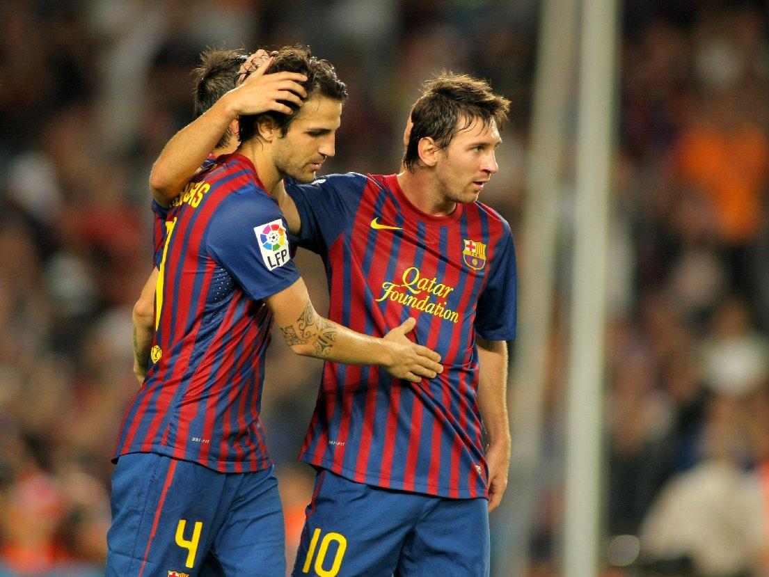 Messi ve Fabregas'ın eşleri yıldızları ikna etti!