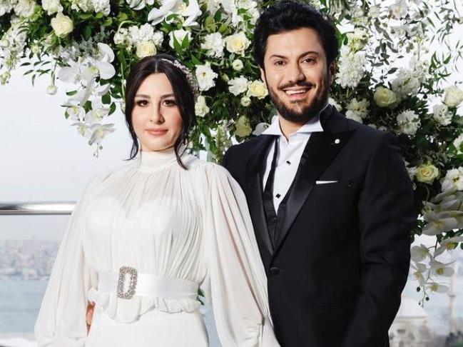 Yasemin Sakallıoğlu ve Burak Yırtar evlendi