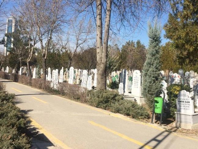 Kırmızı listedeki Konya’da dolan mezarlıklar defin işlemlerine kapatılıyor