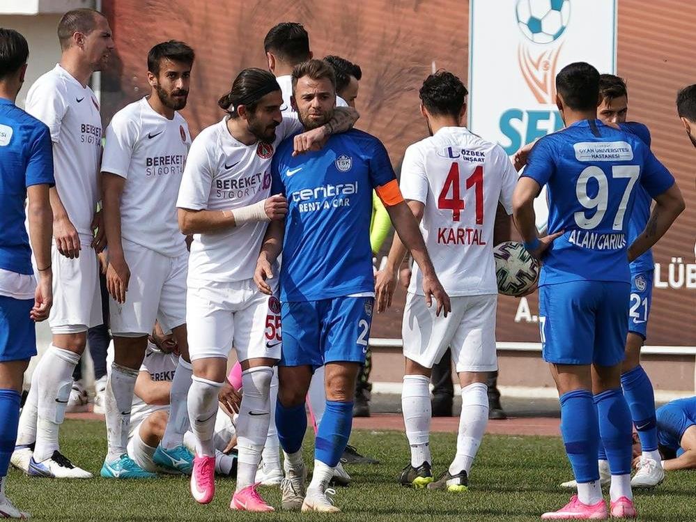 Olaylı maçta Tuzlaspor yenildi, Taner Taşkın istifa etti