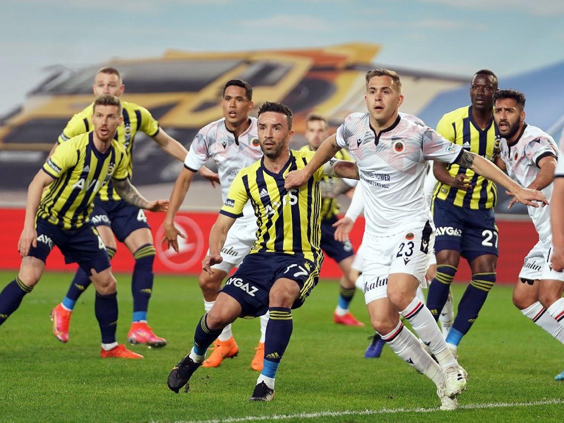 Fenerbahçe-Gençlerbirliği maçında şut çekmeden gol buldular