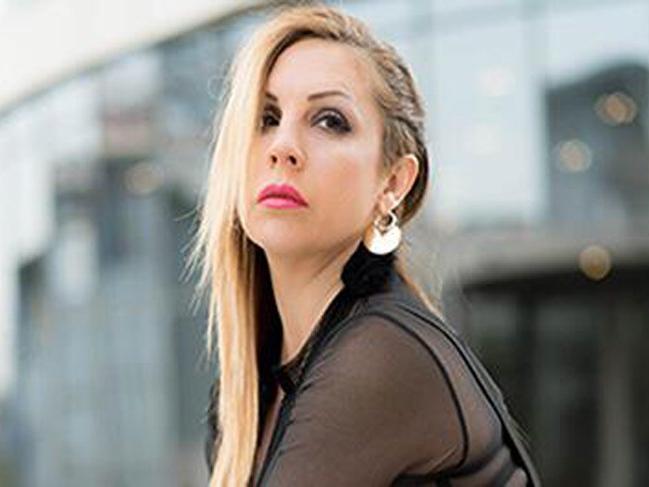 Şarkıcı Zeynep Dizdar acı haberi sosyal medyadan duyurdu