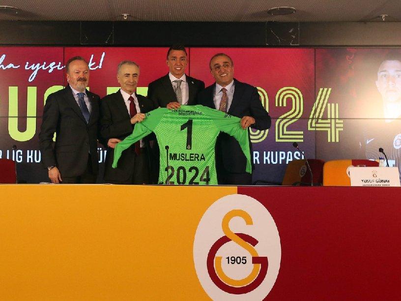 Fernando Muslera, Galatasaray ile 2024 yılına kadar sözleşme uzattı