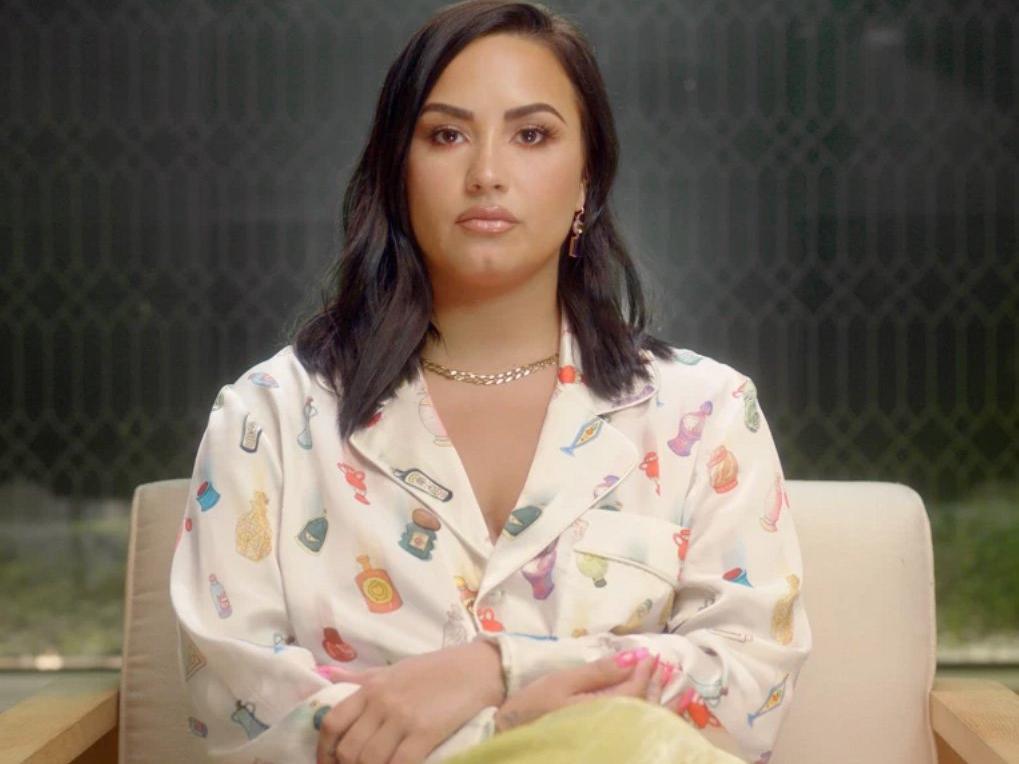 Ünlü şarkıcı Demi Lovato yıllar sonra itiraf etti: İki kez istismara uğradım