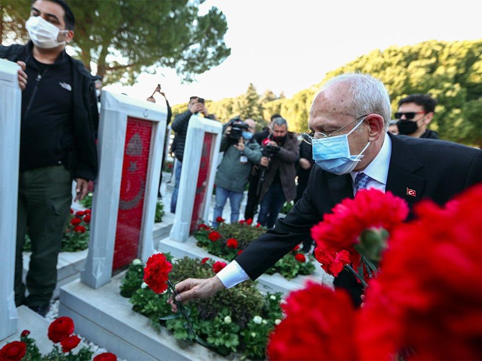 Kemal Kılıçdaroğlu Şehitler Abidesini ziyaret etti