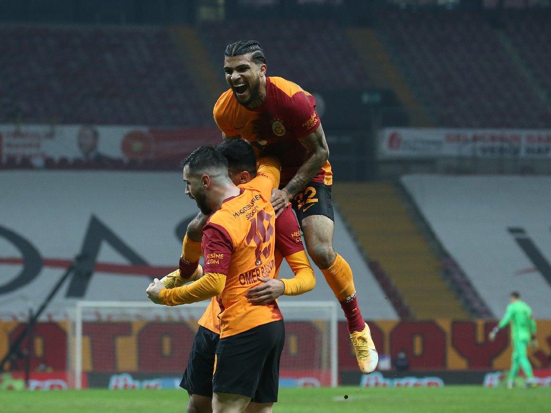 Galatasaray'ın yıldızı DeAndre Yedlin özür diledi