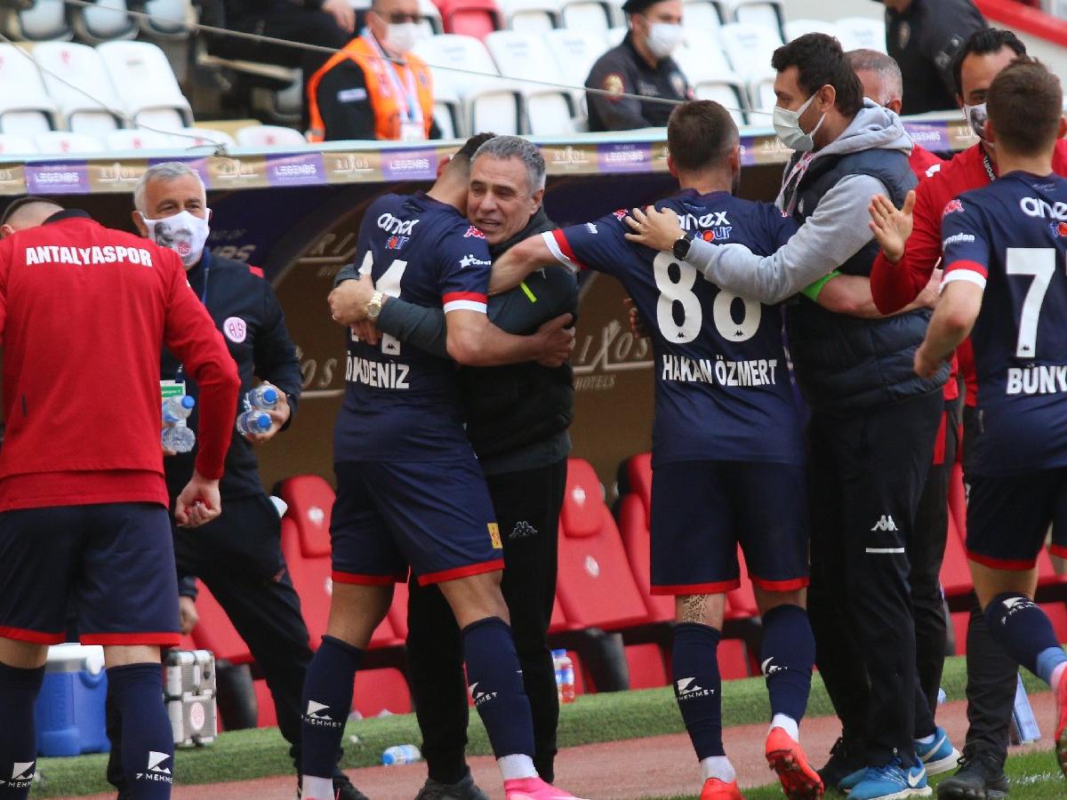 Antalyaspor-BB Erzurumspor maçında iki ayrı 45 dakika... Sekiz maçlık hasret son buldu