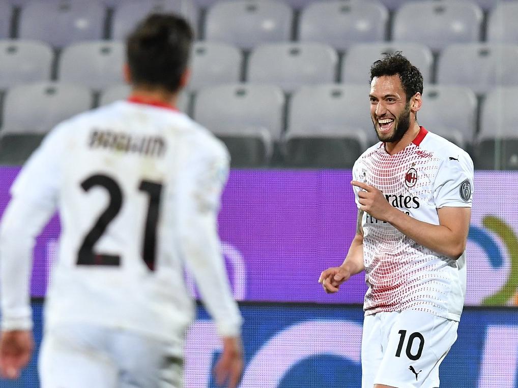 Milan, yine Hakan Çalhanoğlu ile uçtu! 5 gollü maçta 3 puan...