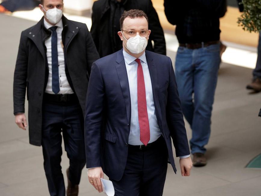 Villadan sonra maske skandalı: Alman siyaseti bu adamı tartışıyor