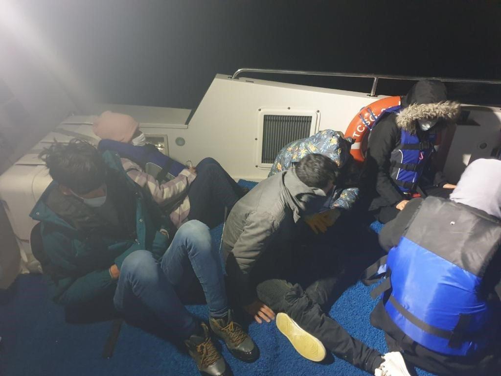 Yunanistan'ın ölüme terk ettiği 7 kaçak göçmen kurtarıldı
