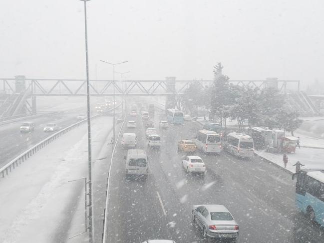 İstanbul'a bugün için karla karışık yağmur uyarısı