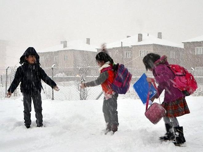 Kırşehir’de eğitime 1 gün kar arası