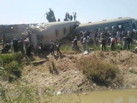 Mısır'da iki tren çarpıştı: Çok sayıda ölü ve yaralı var