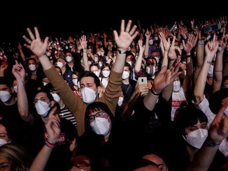 İspanya'da ilk kez sosyal mesafesiz konser gerçekleşti