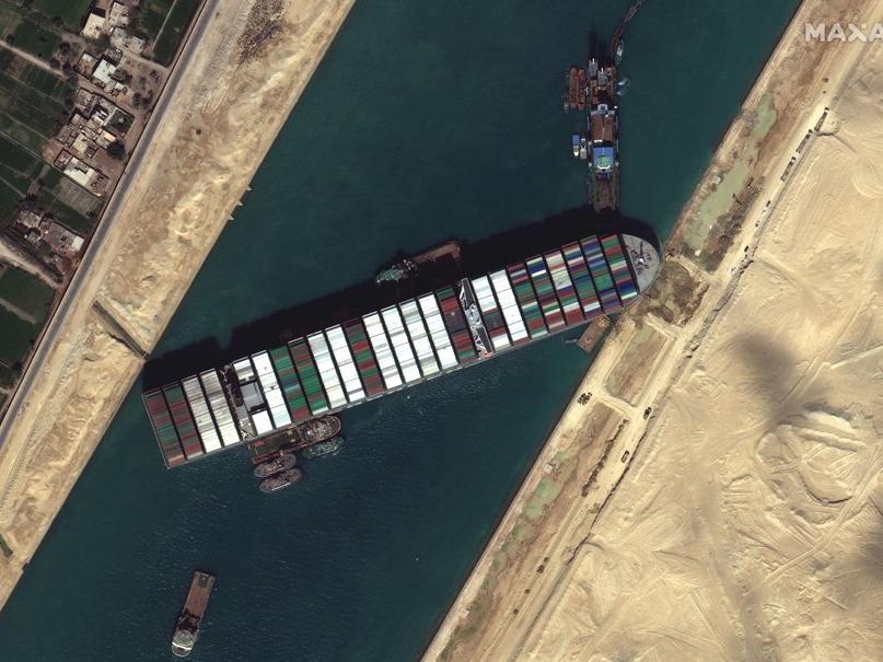 Süveyş Kanalı'nı tıkayan tanker Hollanda'yı öfkelendirdi: Yetişkin ürünleri yetişmedi