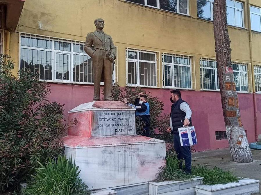 Atatürk heykel ve büstlerine saldıran kişi bulundu