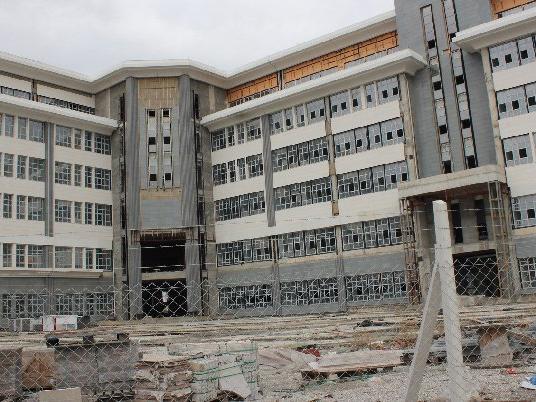 AKP'li belediyenin kendi hizmet binası bile yarıda kalmış