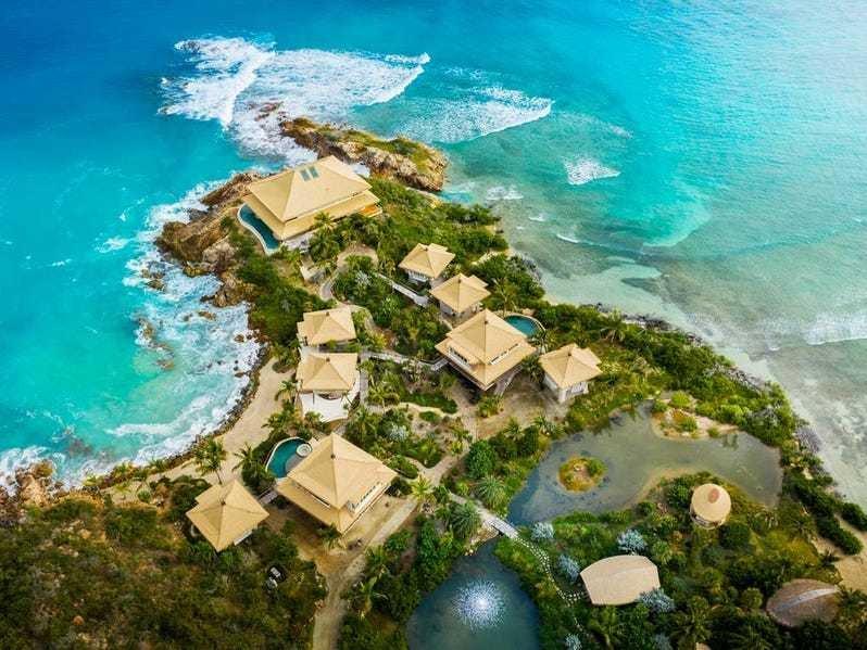 Ünlü milyarder, yeni adasında turizm sezonunu açıyor