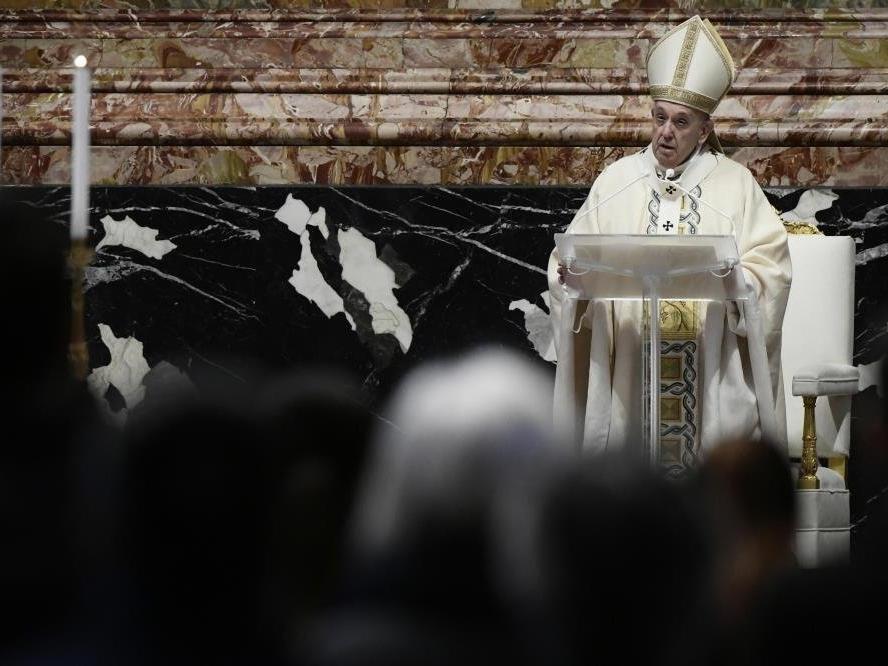 Papa: Yoksulluğa rağmen silahlara para yatırmak skandaldır