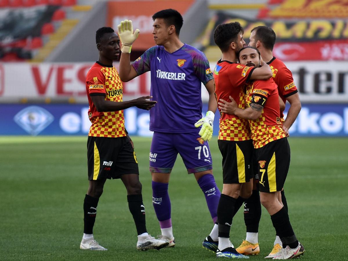 Göztepe rahat kazandı, Rizespor Bülent Uygun'la ilk kez kaybetti: 2-0