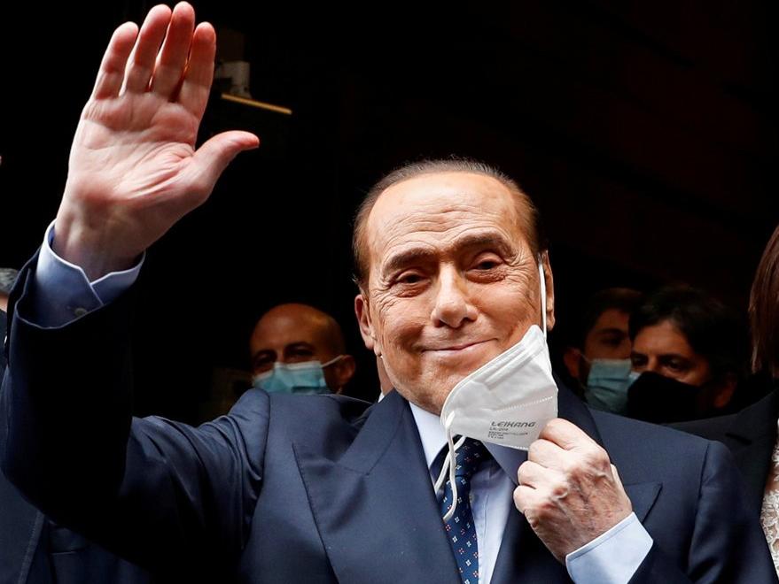İtalya'nın eski başbakanı Berlusconi yine hastaneye kaldırıldı