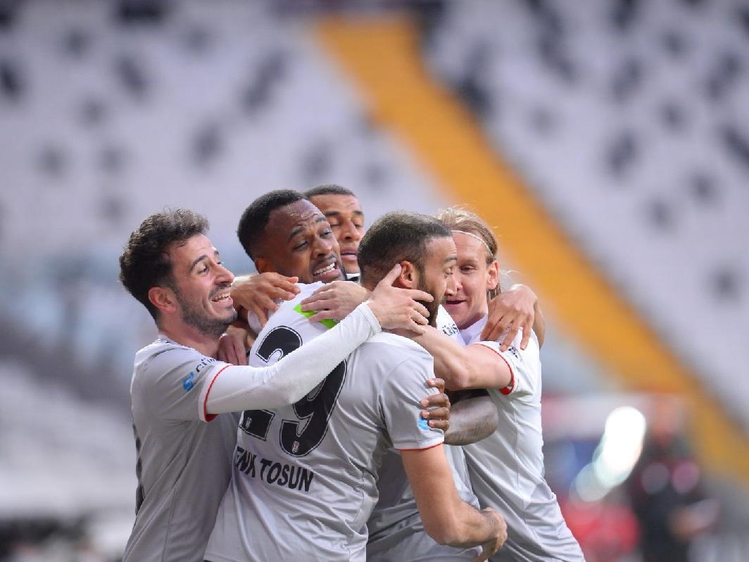 Beşiktaş, Alanyaspor'u 3-0'la geçti