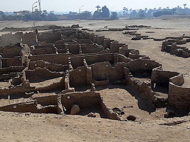 Mısır'da 3 bin yıllık 'kayıp şehir' keşfedildi