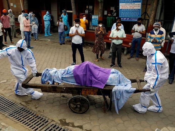 Hindistan'da corona hastalarının kaldığı hastanede yangın
