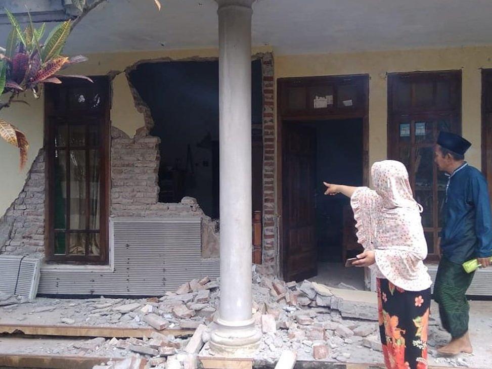 Endonezya'daki depremin bilançosu netleşiyor