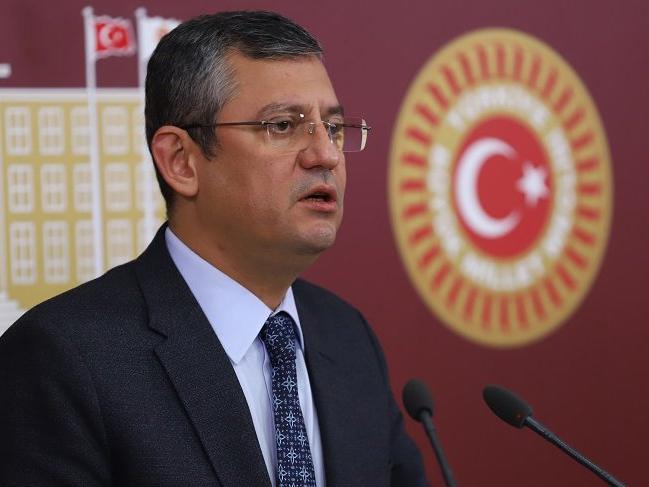 CHP'li Özgür Özel'den AKP'li Ahmet Hamdi Çamlı'ya 'laiklik' yanıtı