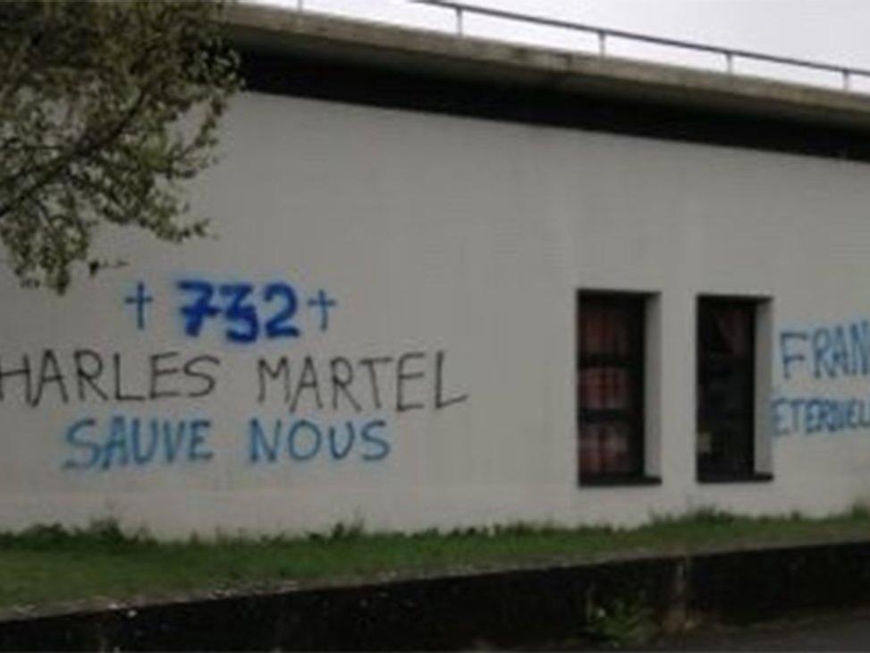 Fransa'da camiye çirkin saldırı
