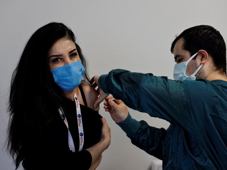 Çin'den corona virüsü aşısı açıklaması: İlk kez itiraf ettiler - Sözcü Gazetesi