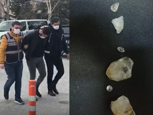 Polis kılığında eve girip 6 parça değerli taş çaldılar