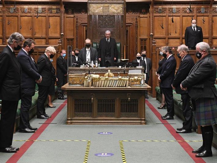 İngiltere parlamentosunda Prens Philip için saygı duruşu